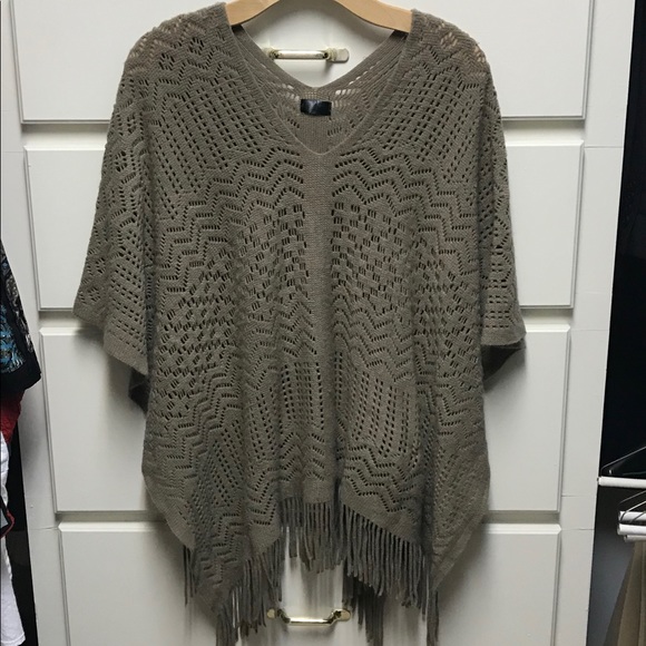 Tops - Crochet poncho